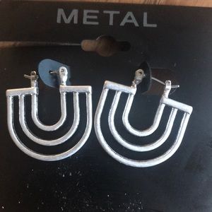Metal brand earrings NWT